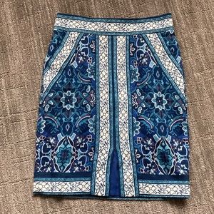 LOFT w/ Front Slit Skirt w/ Pockets